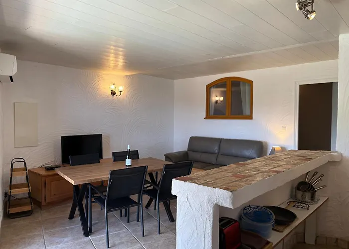 Apartment Carole F3 *