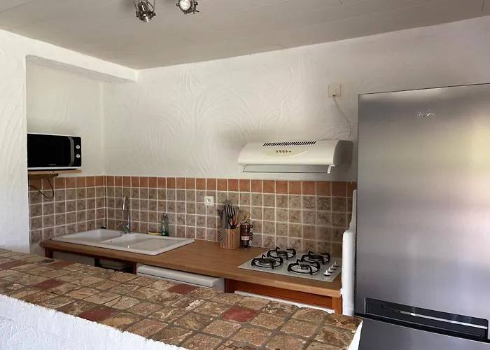 Carole F3 Apartment *