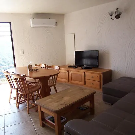 Carole F3 Apartment