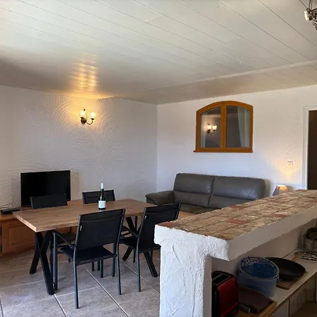 Apartmán Carole F3 *